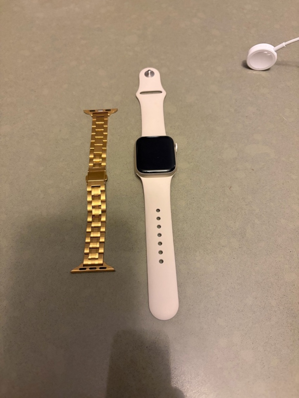Apple Watch SE (2nd Gen) GPS40mm 32GB  White Sport Band and Gold Link Bracelet